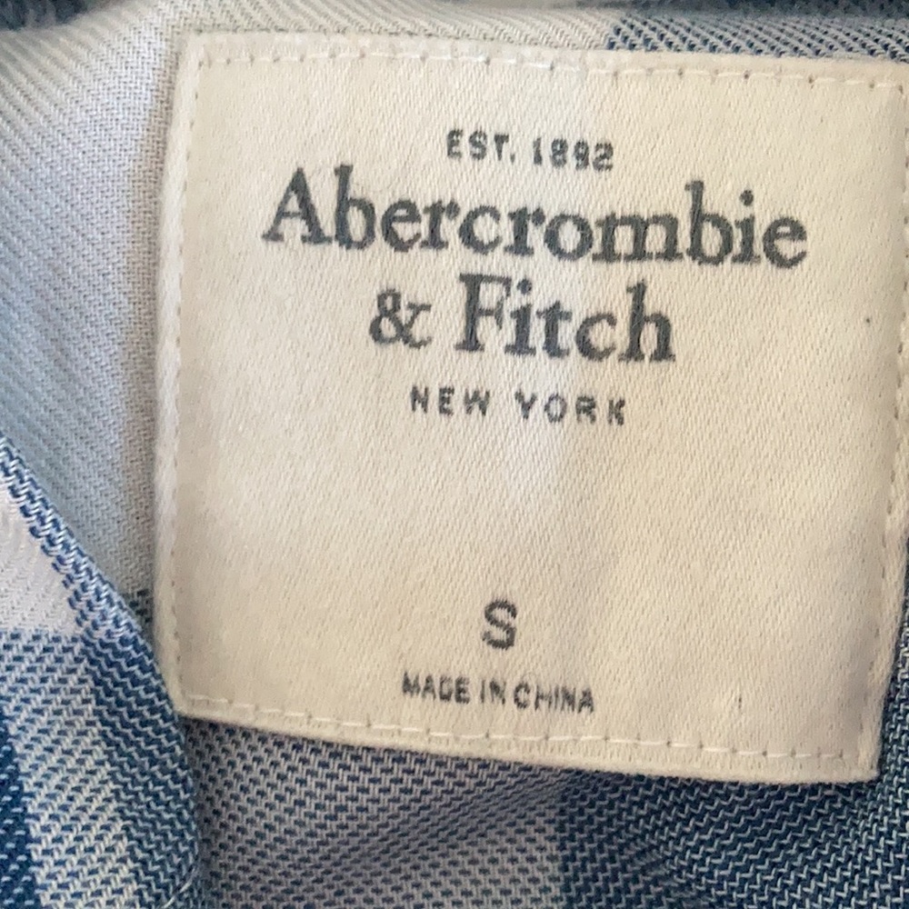 Abercrombie & Fitch Button Down Size S - image 7